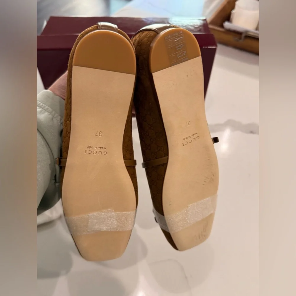 NWT Gucci - Horsebit ballet flat in light brown suede, size 37 (US7). - Picture 6 of 8